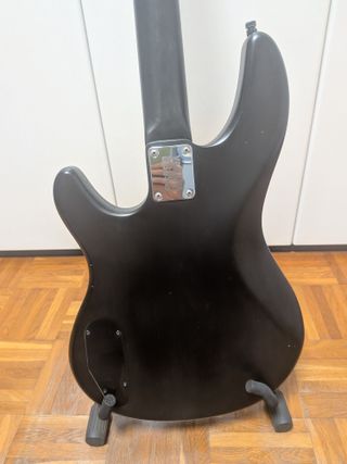 Basso 4 corde Yamaha modello BB 350