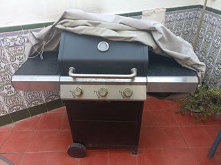 Barbacoa gas 3 fuegos con funda