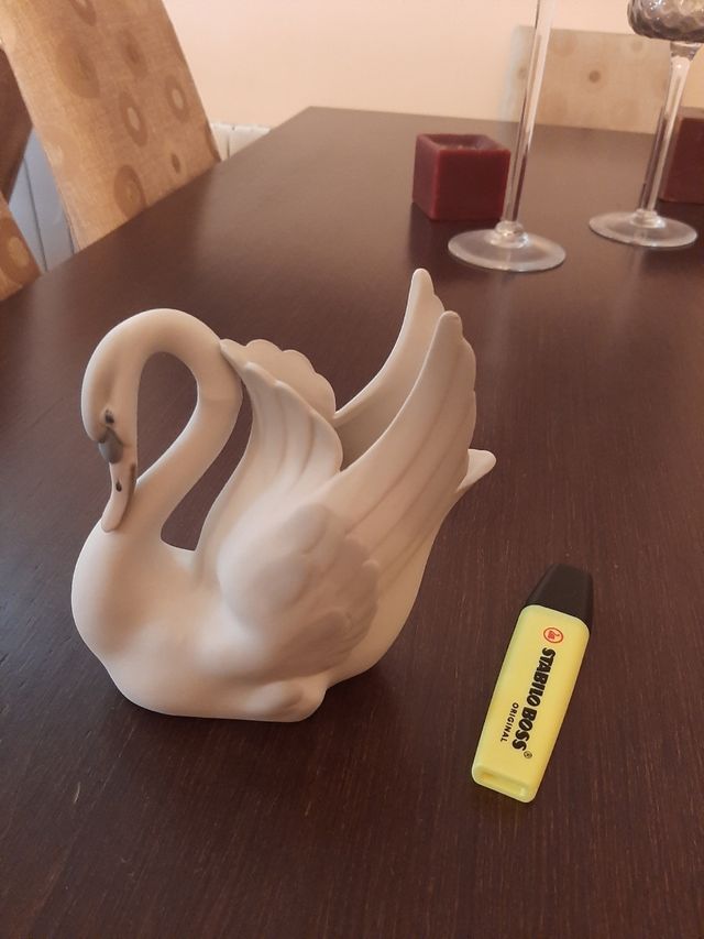 Elegante cisne porcelana