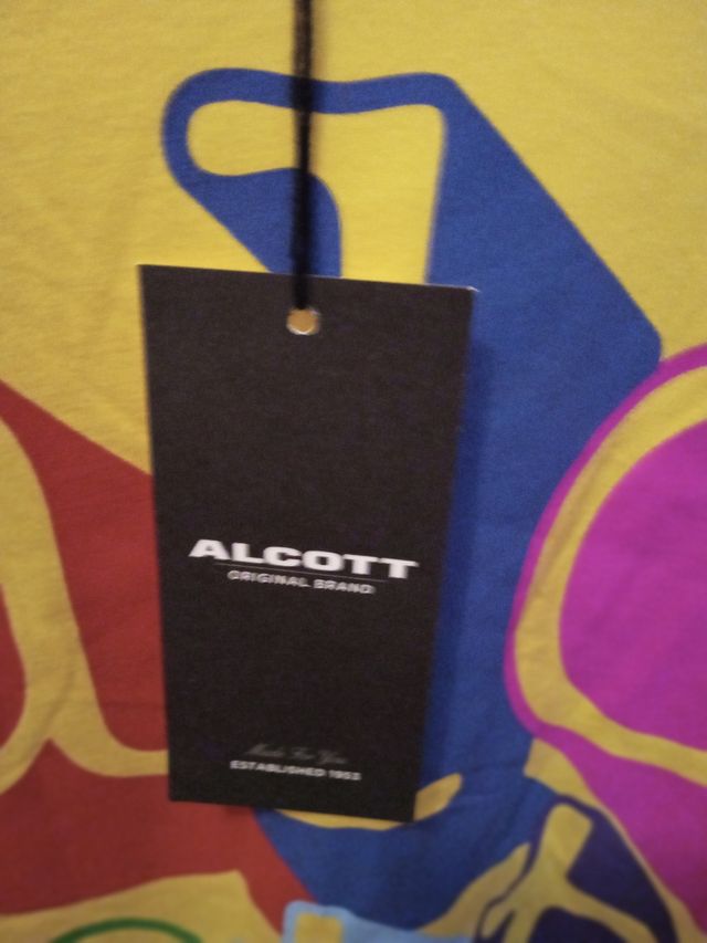 Camiseta Alcott amarilla Nueva