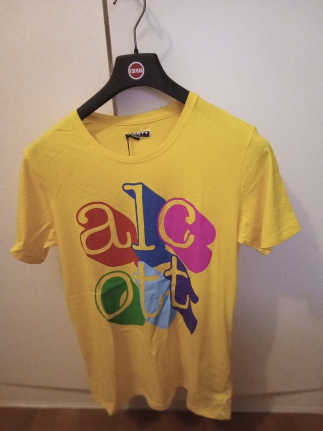 Camiseta Alcott amarilla Nueva