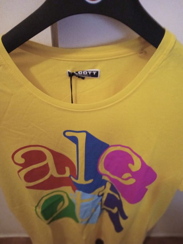 Camiseta Alcott amarilla Nueva