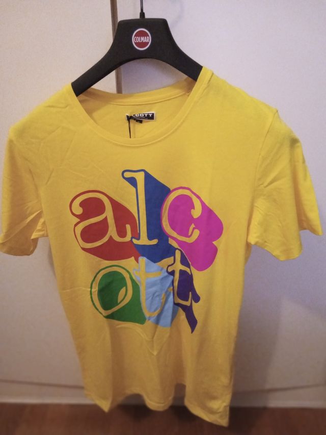 Camiseta Alcott amarilla Nueva