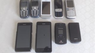 9 Vecchi telefoni cellulari