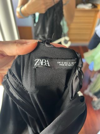 Vestido negro satinado