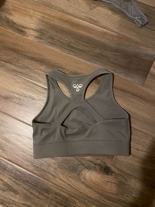 Top deportivo Hummel verde oliva