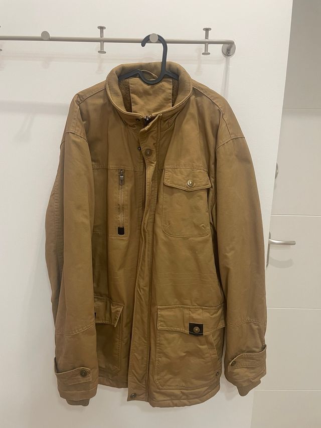 Parka Marrón con Forro de Sherpa.