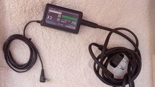 Cargador PSP Sony - 9V 2000mA