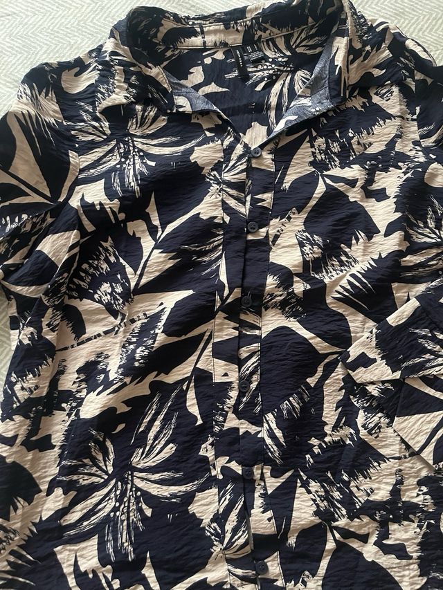 Blusa estampada manga larga, beige y azul marino