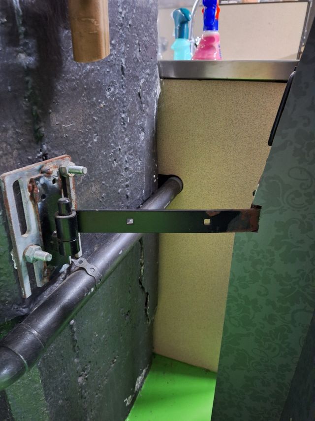 Barra mostrador con armario (girable)