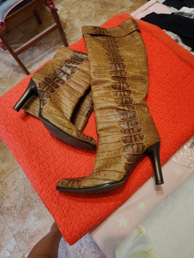 Botas altas marrones tacón alto