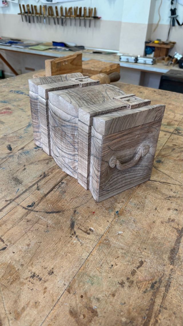 Vendo Arca madera Recién tallada - Nogal