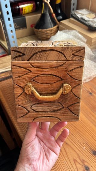 Vendo Arca madera Recién tallada - Nogal