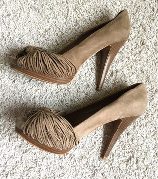 Tacones Zara beige 40