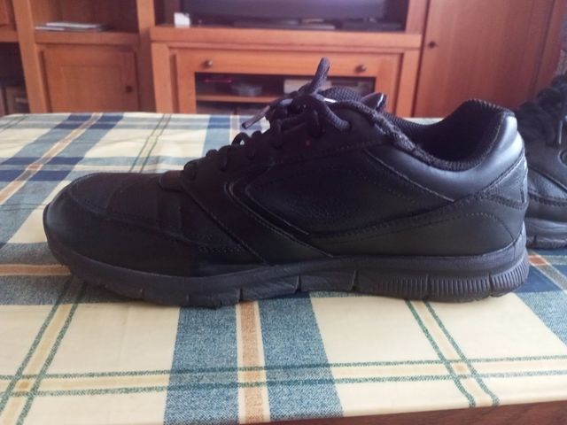 Zapatillas Skechers negras