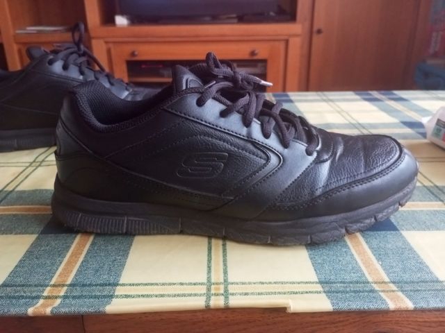 Zapatillas Skechers negras