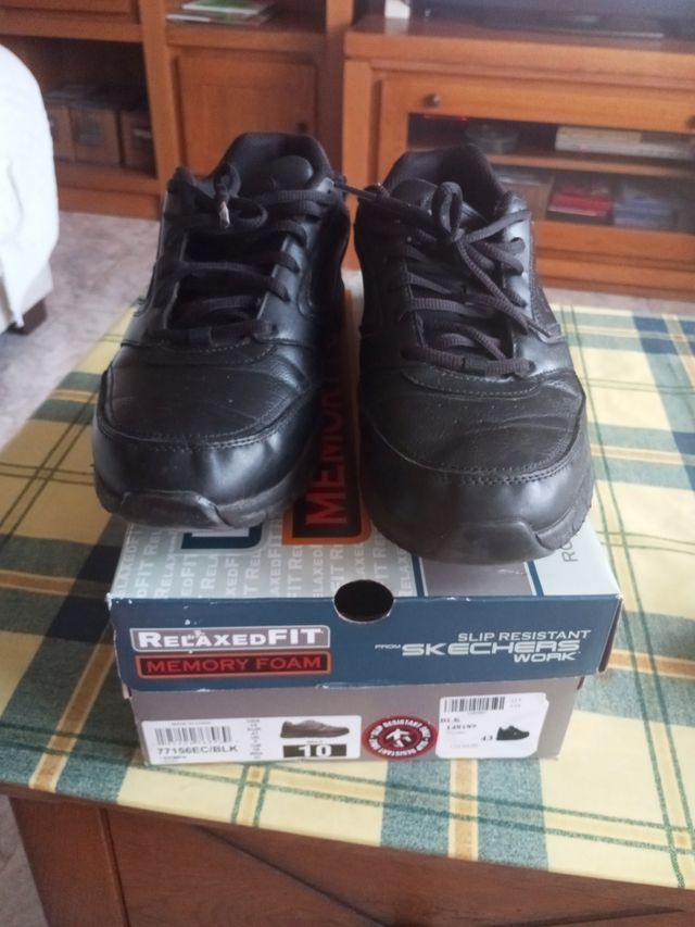 Zapatillas Skechers negras