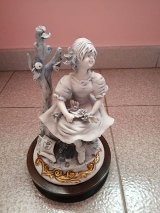 Statue Ceramica Capodimonte firmate Sartori