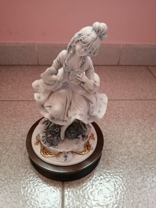 Statue Ceramica Capodimonte firmate Sartori