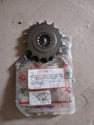 Piñón Yamaha R6 15" - Original
