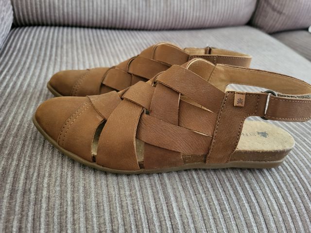Sandalias Piel Marrón - Talla 38 ( tallan pequeño)