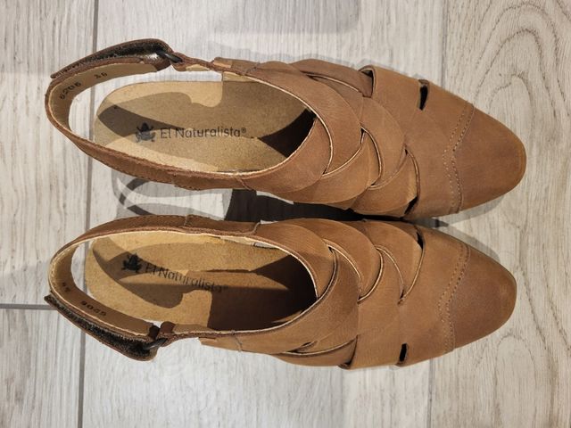Sandalias Piel Marrón - Talla 38 ( tallan pequeño)