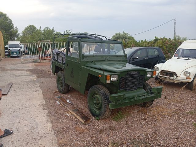 Land Rover Santana 82
