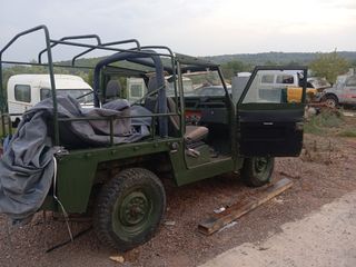 Land Rover Santana  82