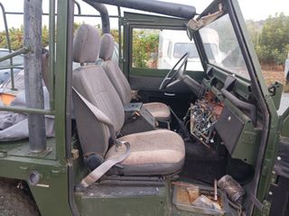 Land Rover Santana  82