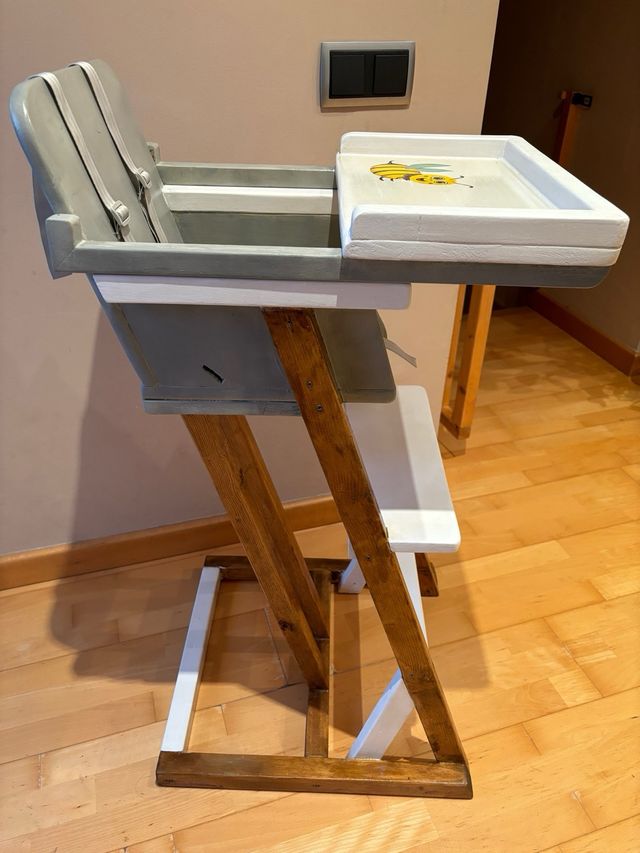 Trona bebé de madera