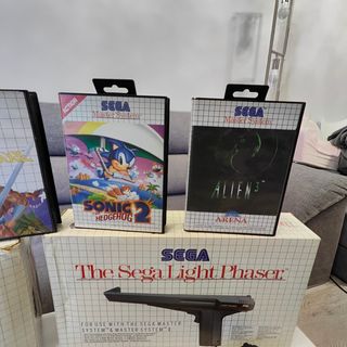 SEGA Master System II + Pistola + juegos
