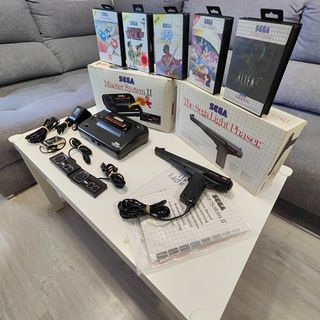 SEGA Master System II + Pistola + juegos