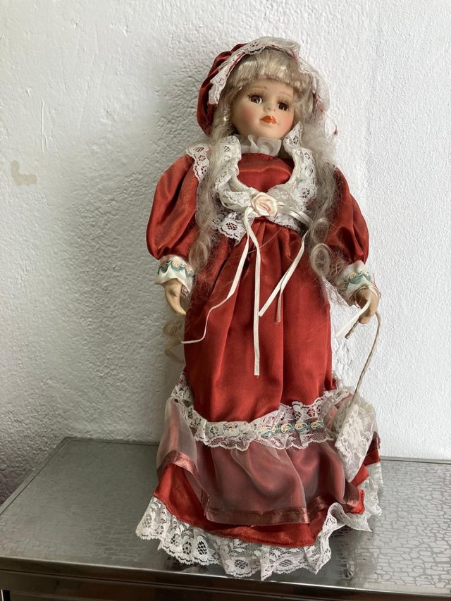 Muñeca porcelana época 40cm