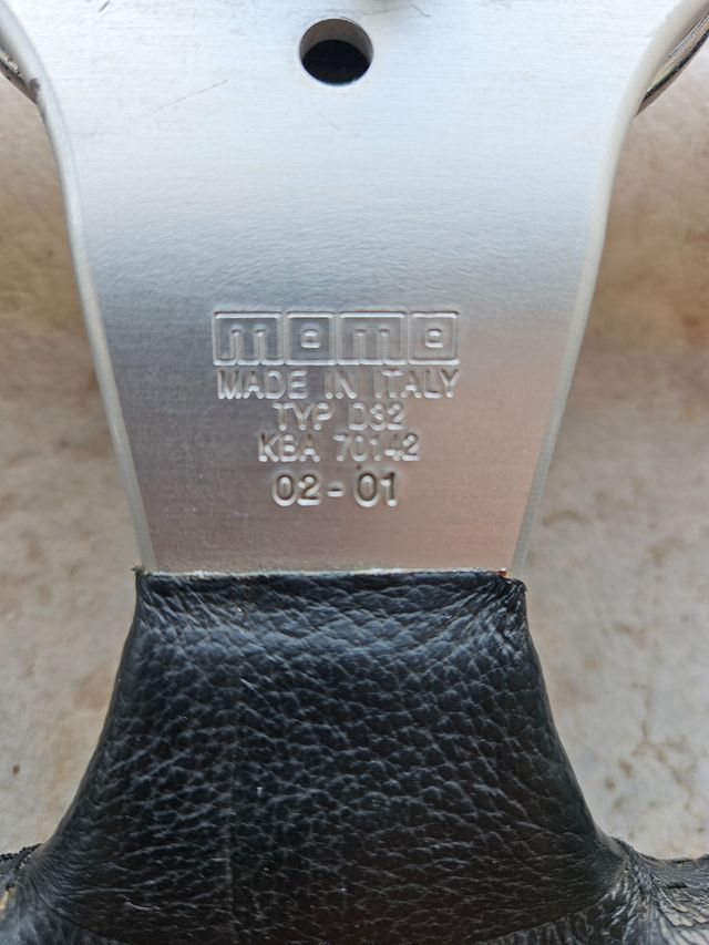 Volante Momo in pelle - Boost