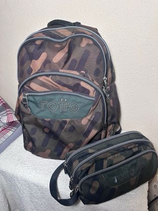 Mochila Totto militar usada-en buen estado 