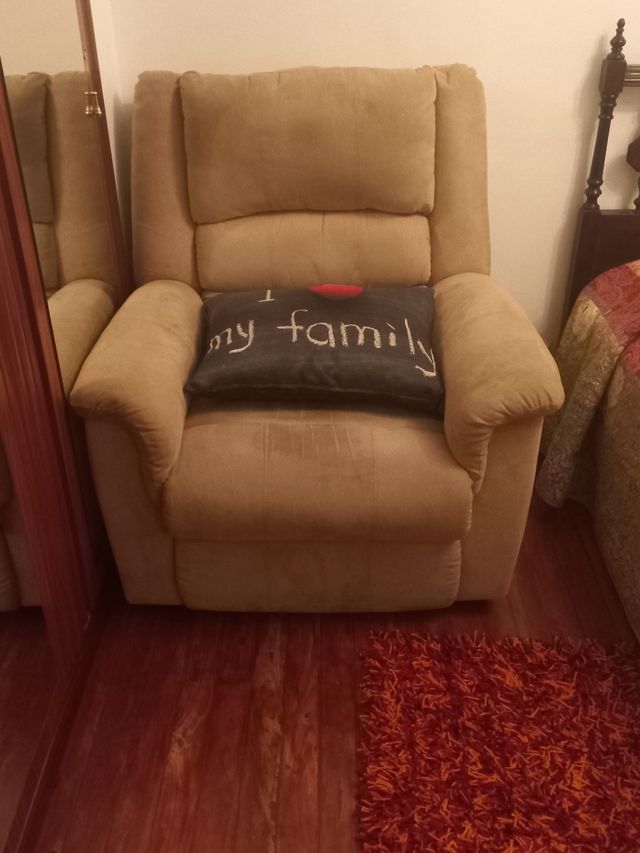 Sillón relax beige reclinable