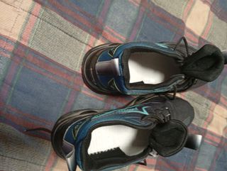 Zapatillas Deportivas - Azul y Negro