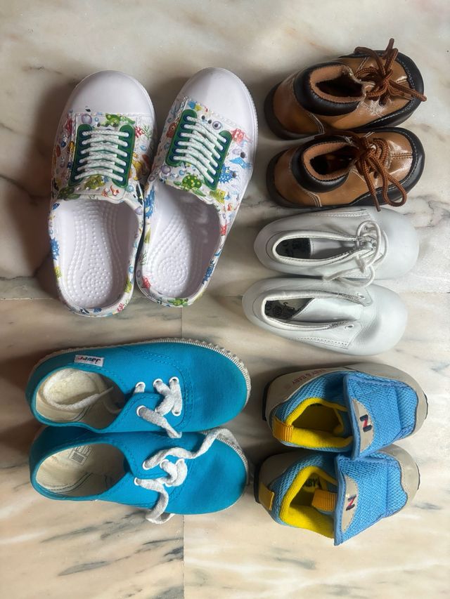 5 pares de zapatos para bebé