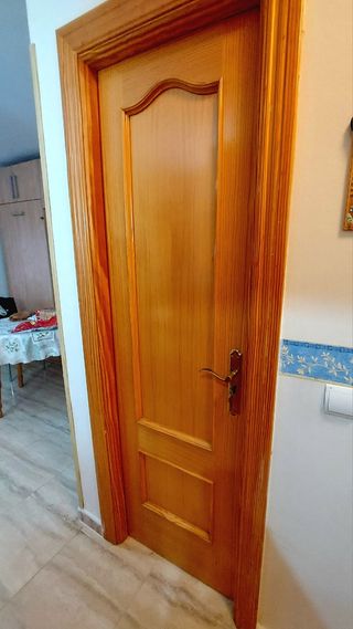 Puerta madera pino, buen estado