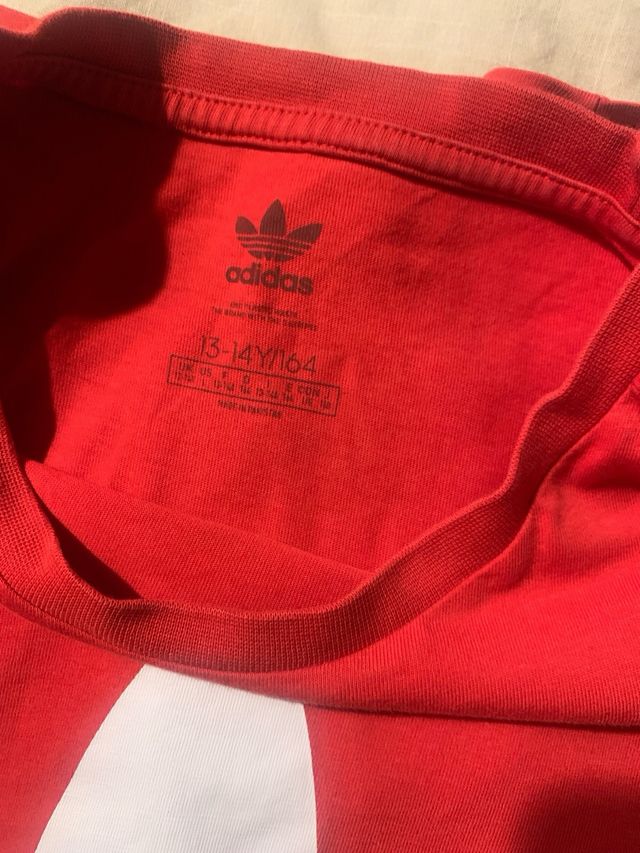 Camiseta Adidas roja M
niño talla 13/14