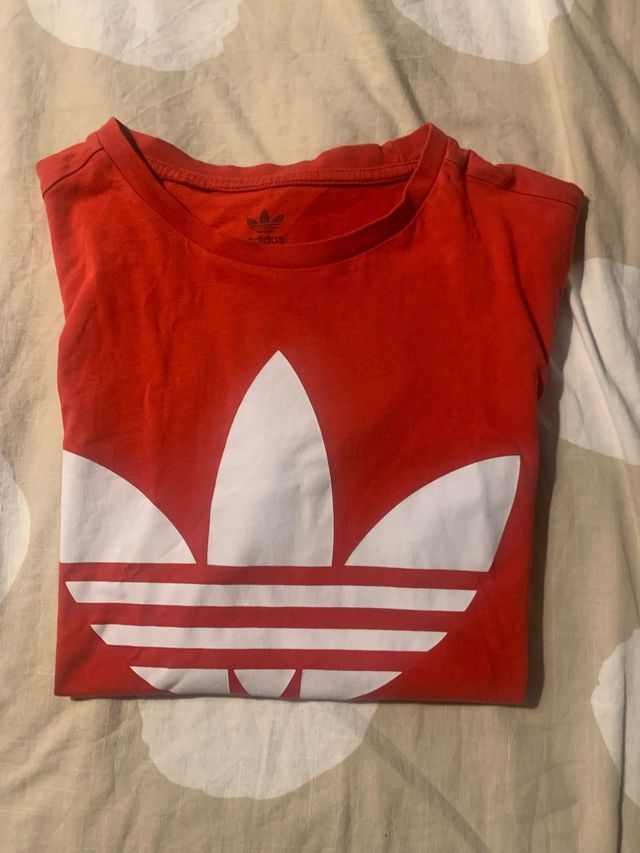 Camiseta Adidas roja M
niño talla 13/14