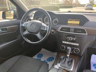 Mercedes-Benz Clase C 180 CGI Estate 7G, año 2011
