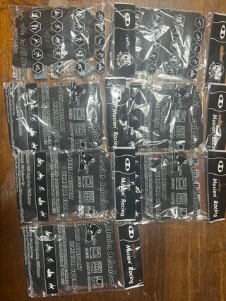 7 Balaclava Musion Racing 1.50€ a bustina 10€ tutt