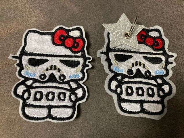 Parche+llavero Hello Kitty Stormtrooper star wars