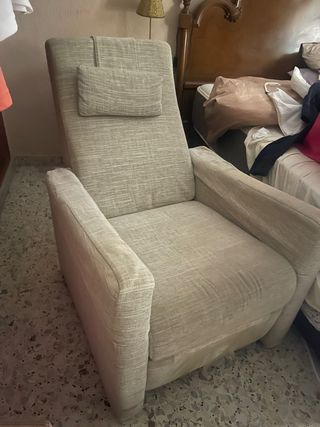 Sofá reclinable beige