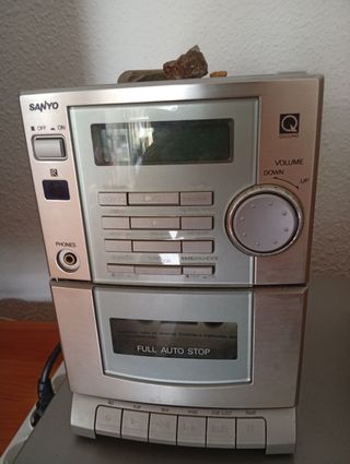 Microcadena Sanyo - Radio Cassette y CD