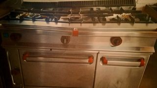 Cocina industrial gas 3 fuegos + horno