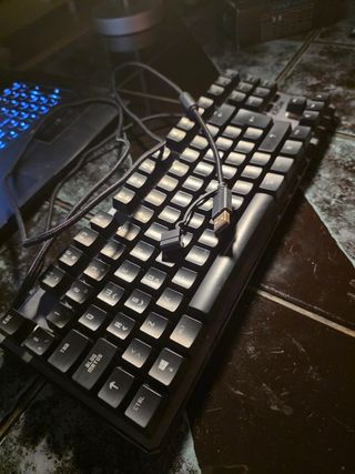 Teclado KROM Kernel TKL RGB