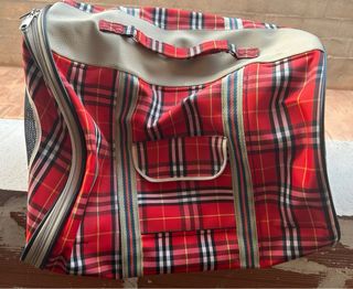 Transportín gato - Tela roja  En perfecto estado.