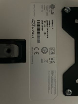 Monitor HDR bianco da 32" a 144 Hz